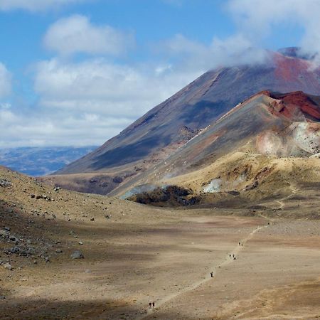 Adventure Lodge And Motels And Tongariro Crossing Track Transport Nationalpark Exteriör bild