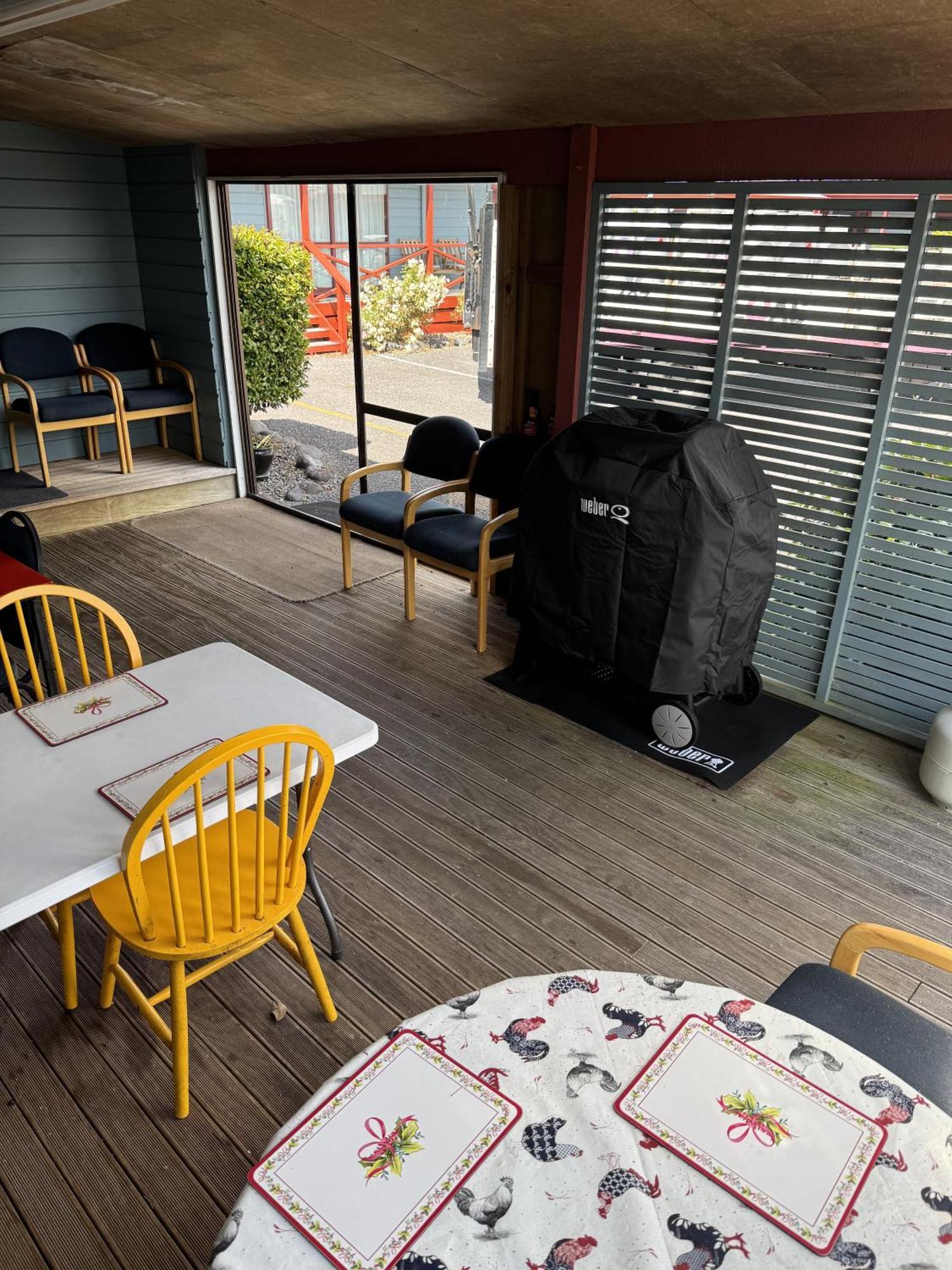 Adventure Lodge And Motels And Tongariro Crossing Track Transport Nationalpark Exteriör bild